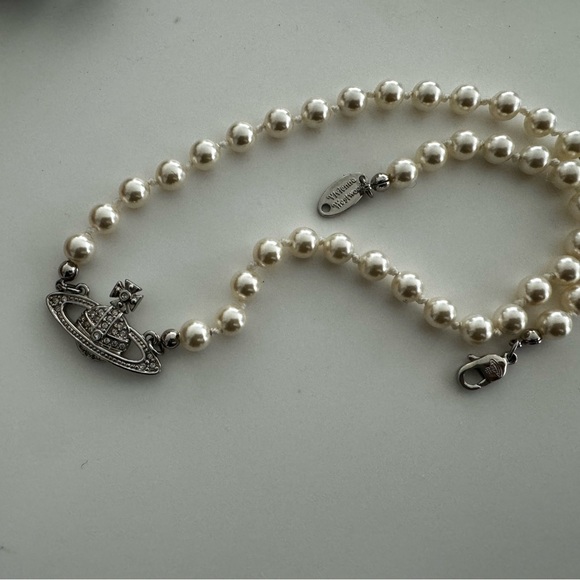 [SOLD] -Authentic Vivienne Westwood Pearl Necklace with box and dust bag - Picture 1 of 6